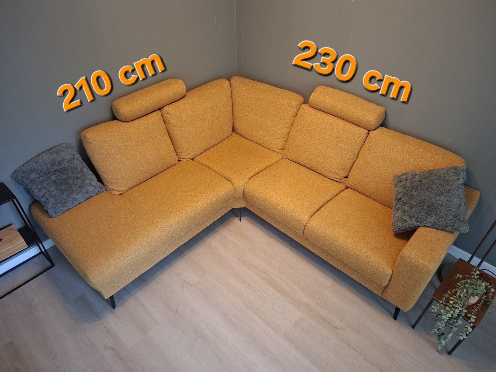warme okergele hoekbank, 230x210 Montana Curry 2924, Brioni, Ophalen, Hoekbank, Zo goed als nieuw, Stof