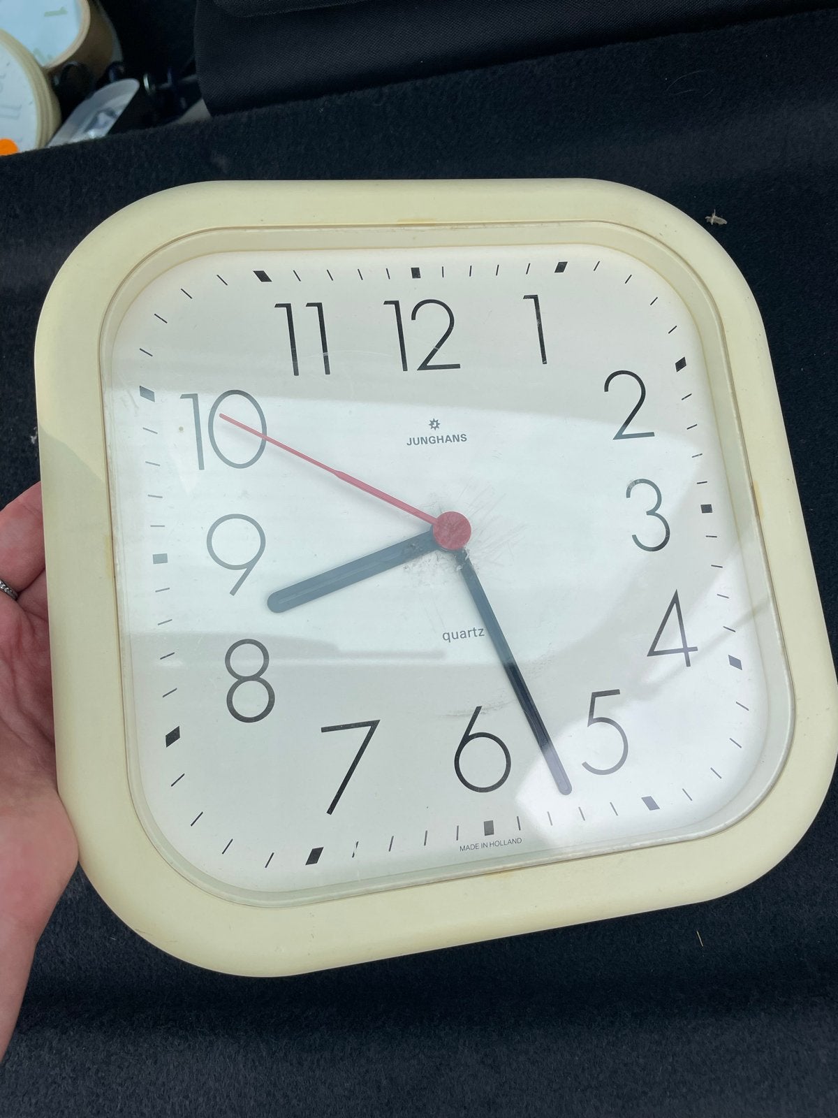 Vintage Junghans Quartz Wandklok - Made in Holland, Vintage, Analoog, Werkt op batterijen, Ophalen of Verzenden