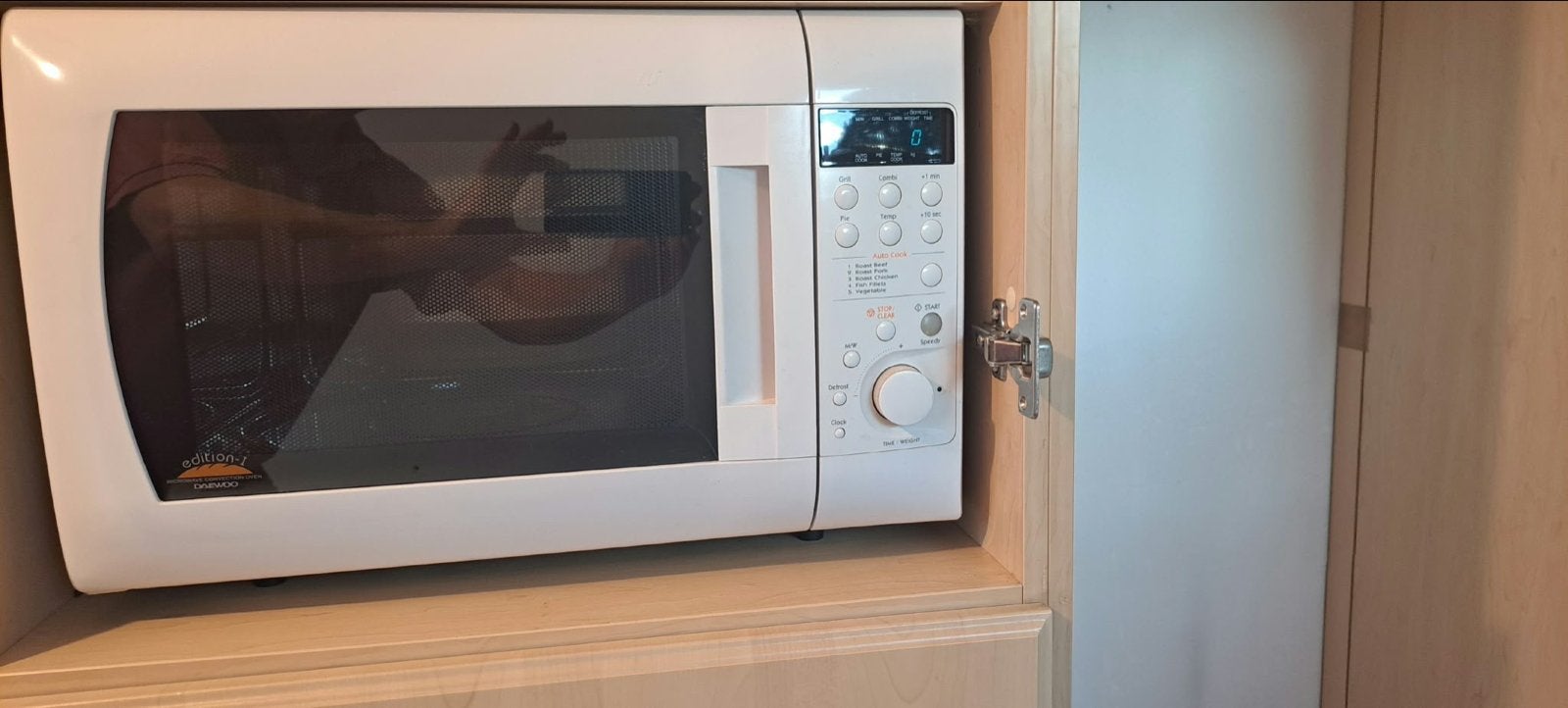 Daewoo KOC-970T combimagnetron met grill en hete lucht, Witgoed en Apparatuur, Ophalen, Combimagnetron, Gebruikt, Grill