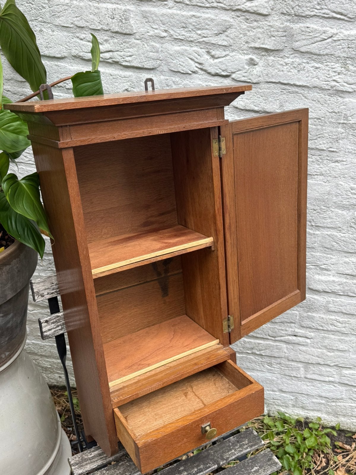 Vintage houten wandkastje met lade en deurtje, Ophalen, Gebruikt