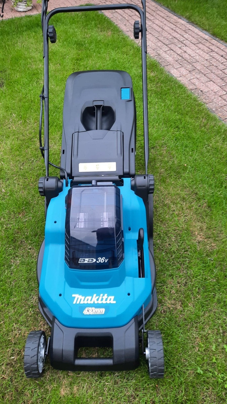 Makita Accu Grasmaaier 36V (2x18V) 43cm Maaibreedte, Ophalen, Cirkelmaaier, Accu-grasmaaier, Zo goed als nieuw