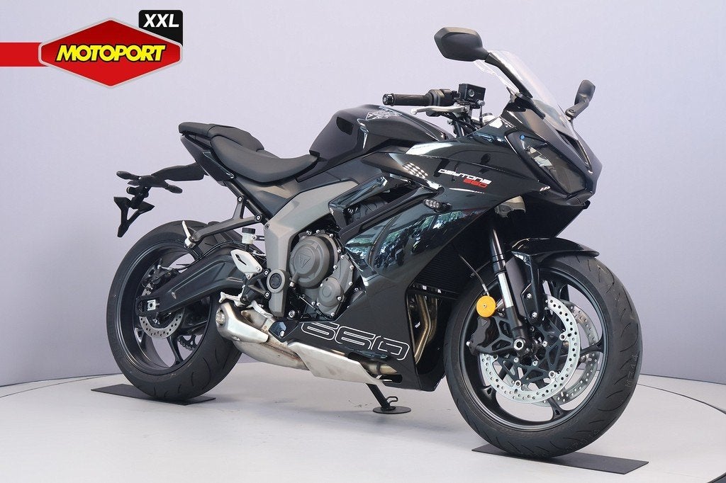 Triumph Daytona 660, Bedrijf, Sport