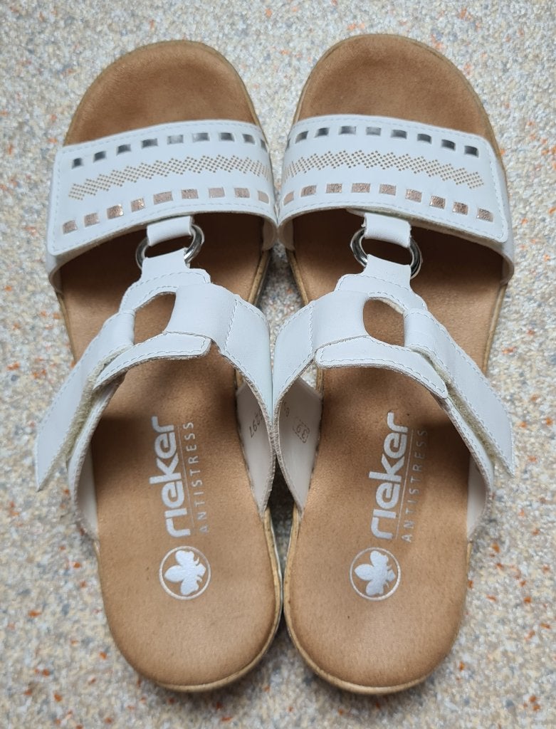 Rieker slippers wit maat 39  zo goed als nieuw, Kleding | Dames, Schoenen, Wit, Zo goed als nieuw, Rieker, Ophalen