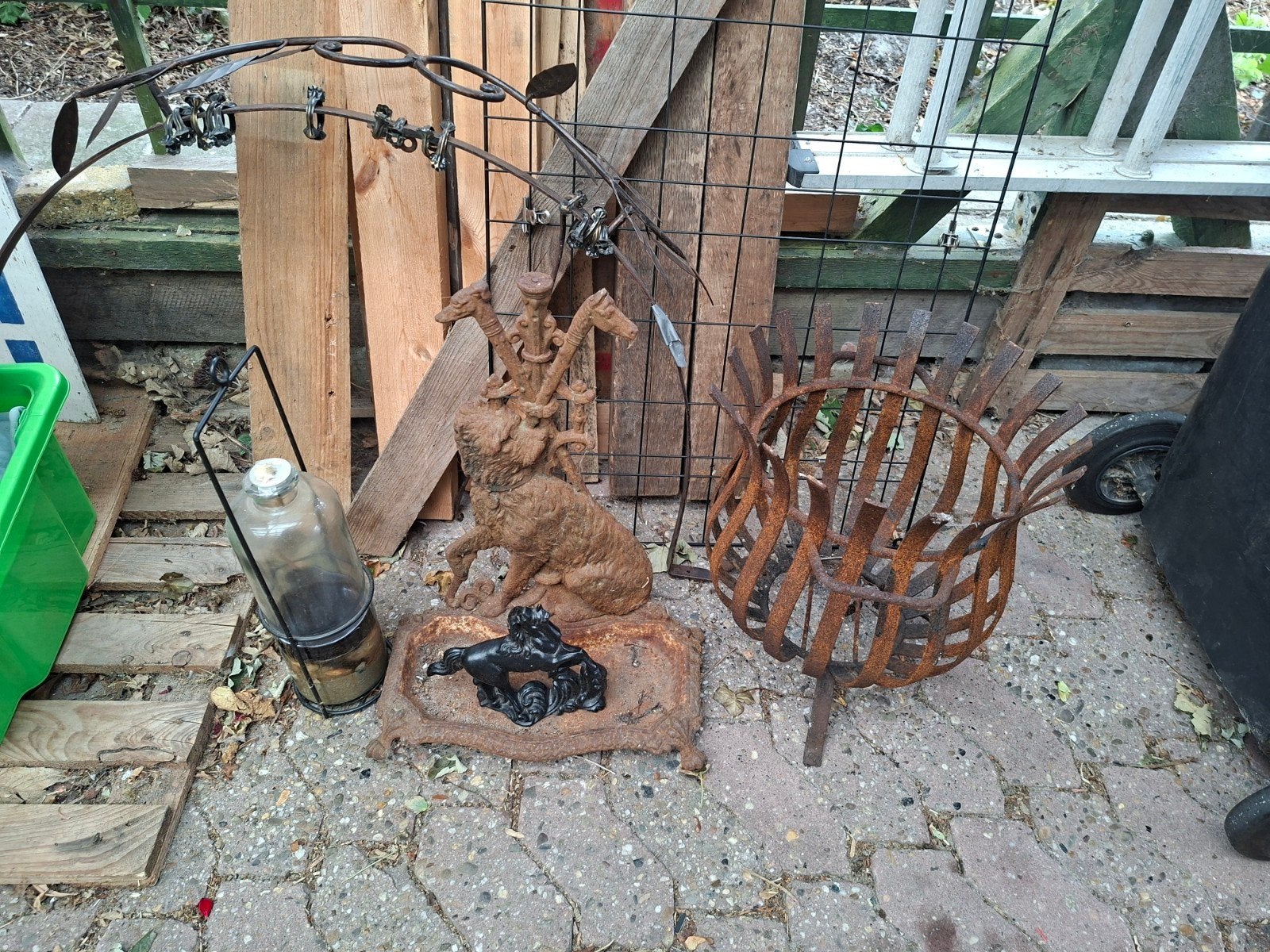 komt zo uit de opslag, Ophalen, IJzer