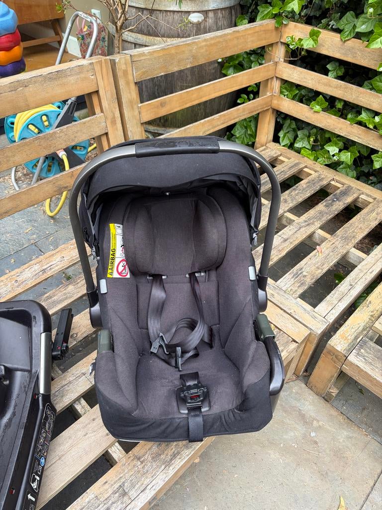 Nuna Maxi-Cosi met Isofix base, Gebruikt, Zijbescherming, Isofix, 0 t/m 13 kg