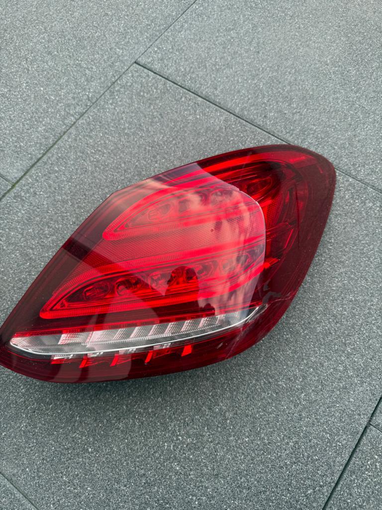 Orgineel rechtsachterlicht Mercedes C klasse W205 2018 model, Ophalen, Gebruikt, Mercedes-Benz