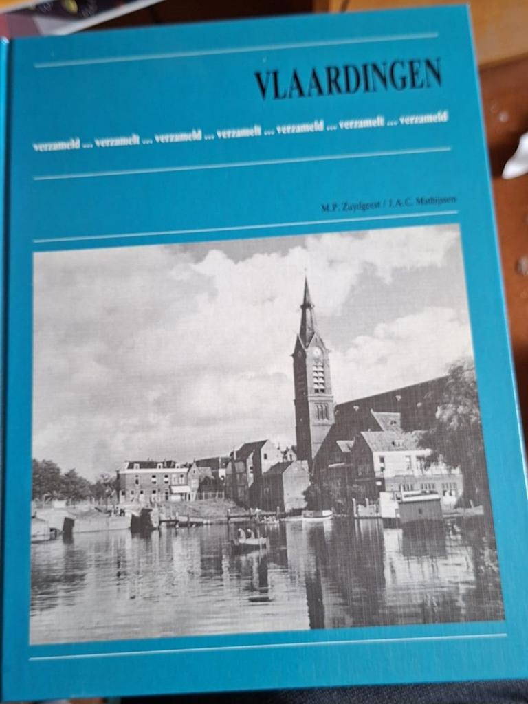Vlaardingen verzameld - Historisch boek, Ophalen of Verzenden