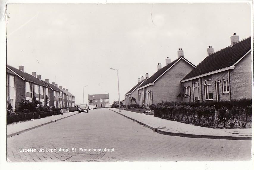 Lepelstraat (N.Br.) St. Franciscusstraat 1974., Verzamelen, Ansichtkaarten | Nederland, Verzenden, 1960 tot 1980, Ongelopen, Noord-Brabant