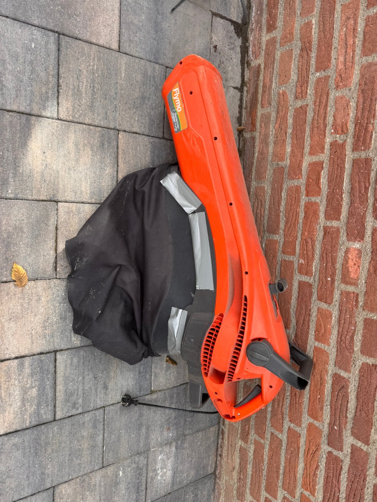 Flymo bladblazer met opvangzak, Ophalen, Zo goed als nieuw, Elektrisch, Met opvangzak