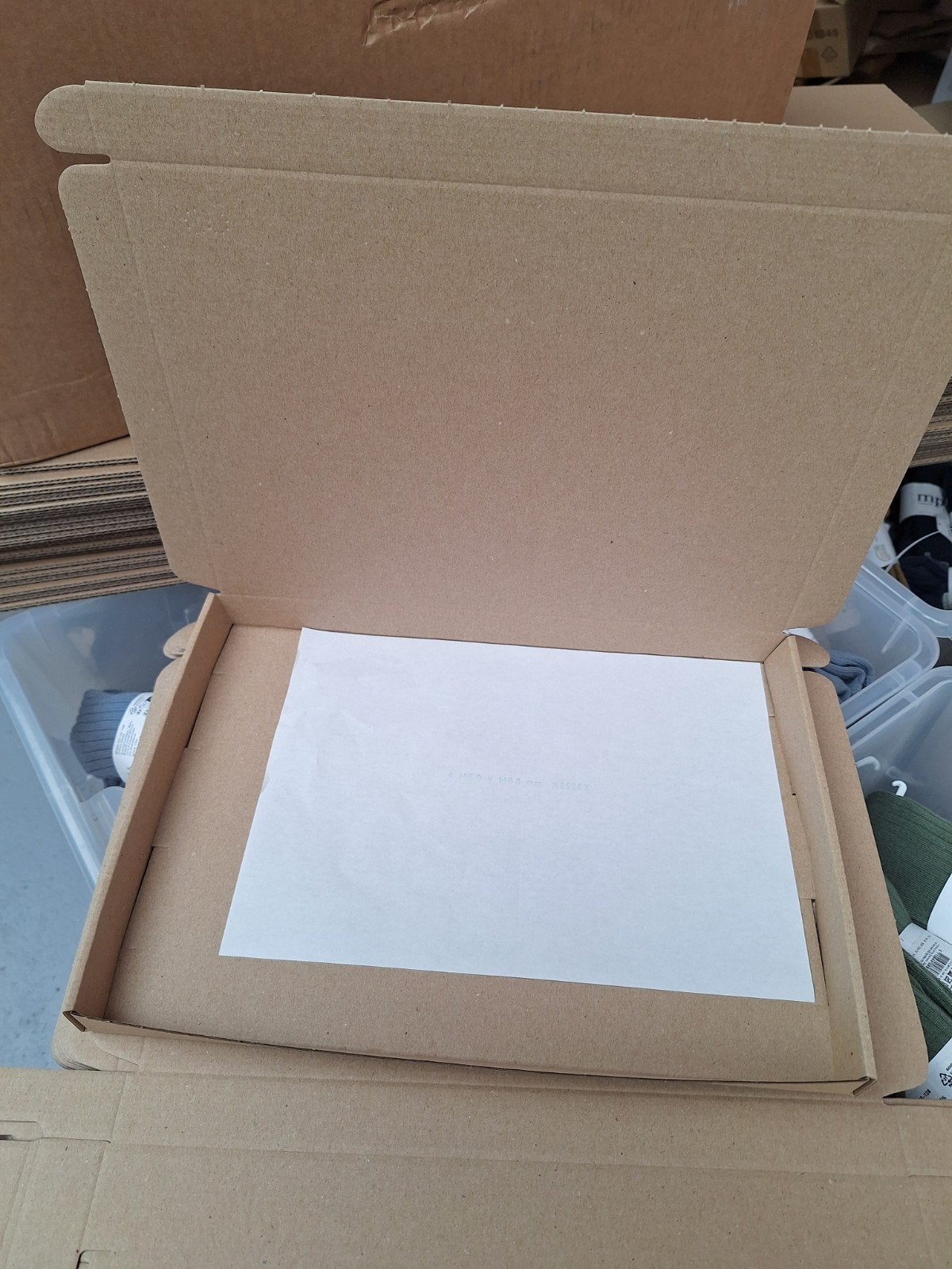 50 brievenbusdoosjes A4+ (35x25x28 cm) voor verzending, Doe-het-zelf en Verbouw, Kratten en Dozen, Ophalen of Verzenden