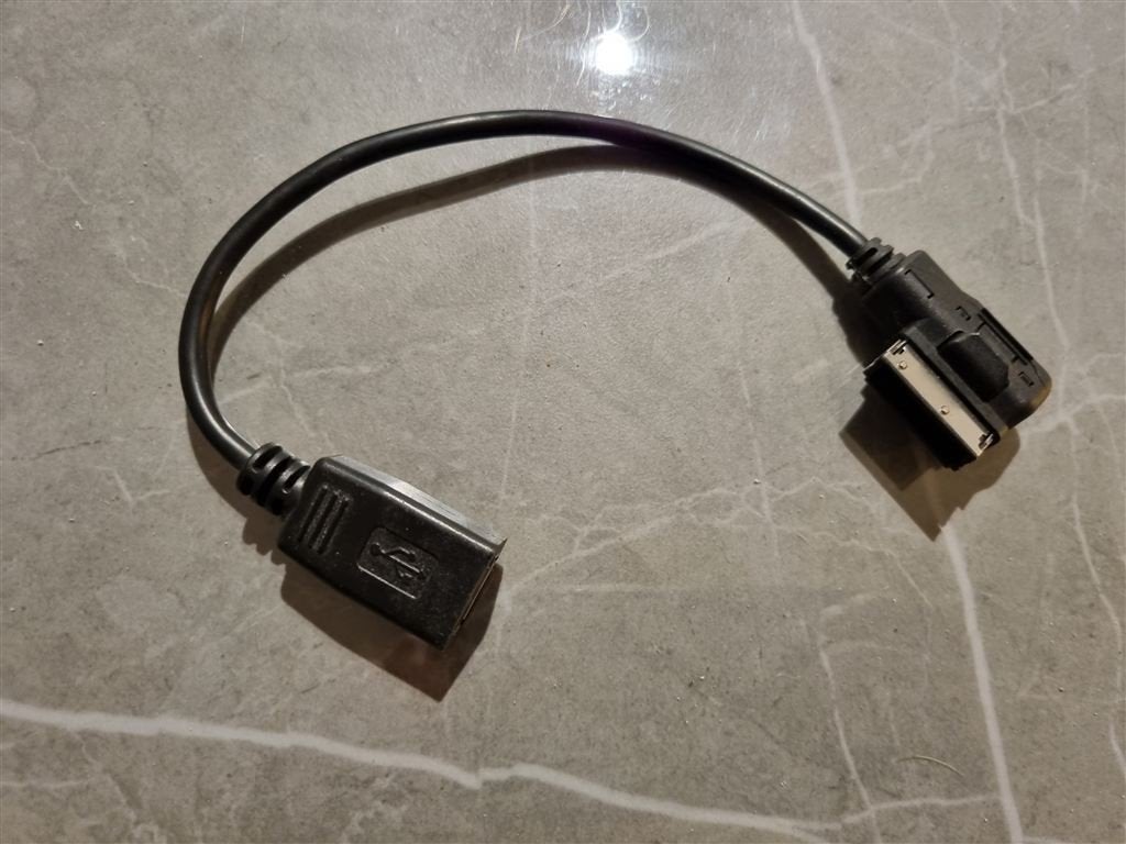 Volkswagen MDI naar USB adapter kabel [SNO.035.558], Ophalen of Verzenden, Zo goed als nieuw