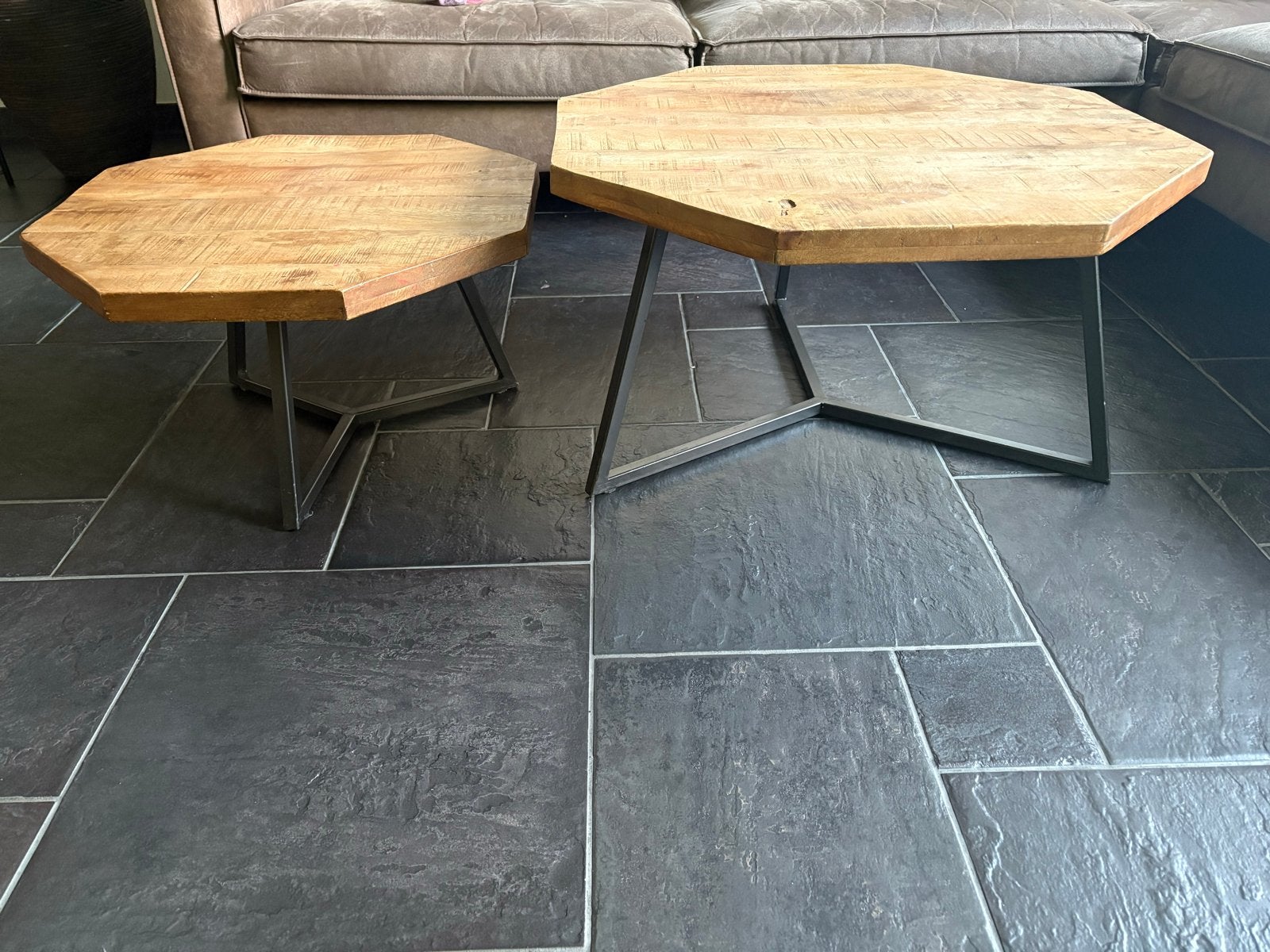 Set van 2 achthoekige salontafels met houten blad, Huis en Inrichting, Tafels | Salontafels, Ophalen, Gebruikt, 50 tot 100 cm