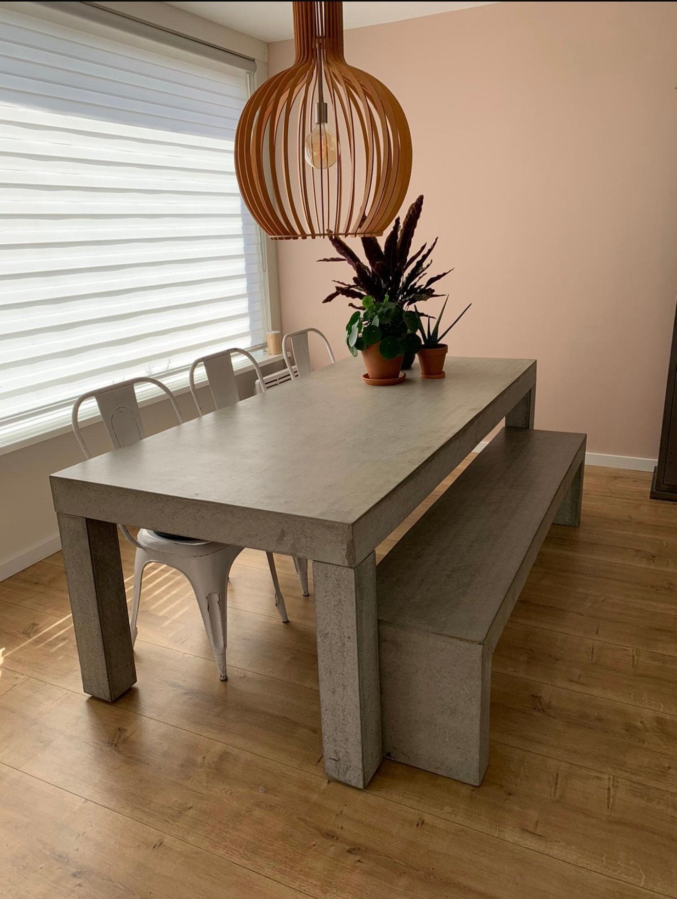 Betonnen tafel met bankje, Ophalen, 100 tot 150 cm, 50 tot 100 cm, Zo goed als nieuw