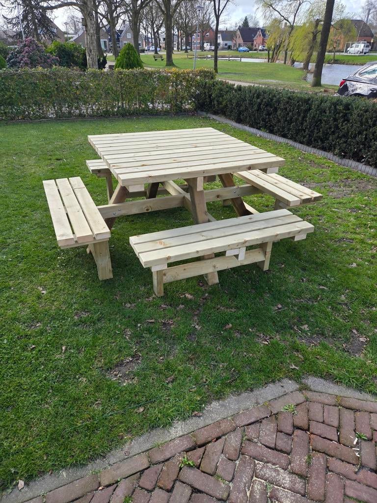 Nieuwe 8 persoons  Picknicktafel 120x120 cm, Tuin en Terras, Picknicktafels, Nieuw, Rechthoekig, Hout, Ophalen