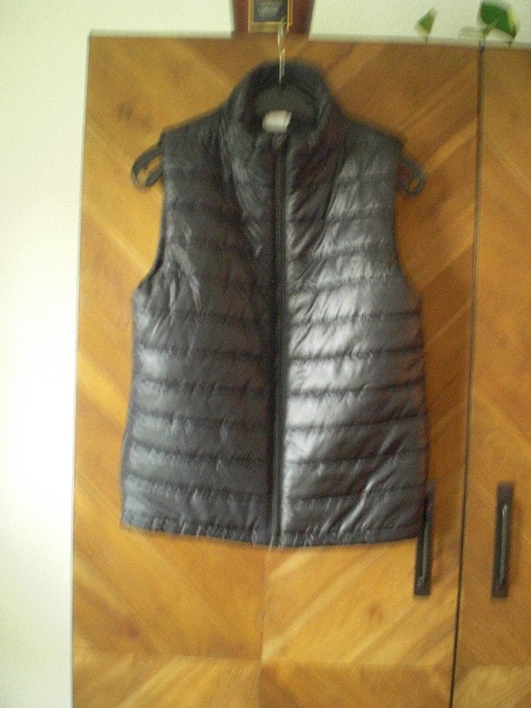 Zgan- Mooie Bodywarmer van H&M. Maat 134/140, Kinderen en Baby's, Meisje, H&M, Ophalen of Verzenden, Zo goed als nieuw