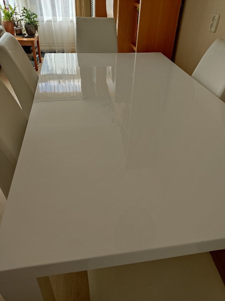 Witte eettafel met hoogglans afwerking, Huis en Inrichting, Ophalen, Kunststof, Gebruikt, 50 tot 100 cm