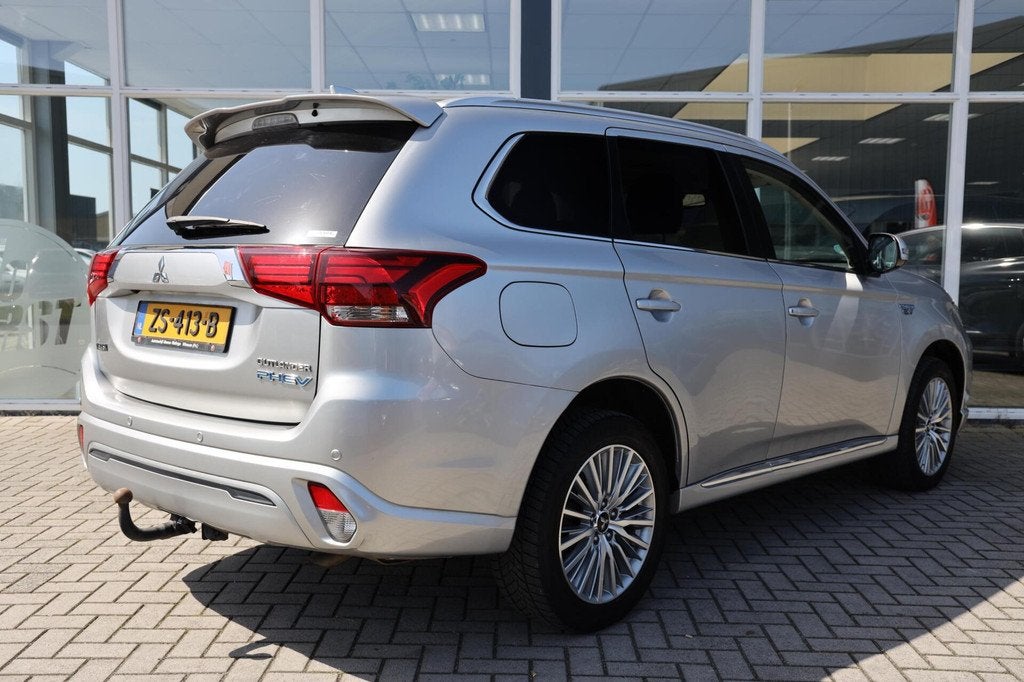 Mitsubishi Outlander 2.4 PHEV Pure+|Camera|Trekhaak|PDC|, Automaat, 135 pk, Euro 6, 4 cilinders