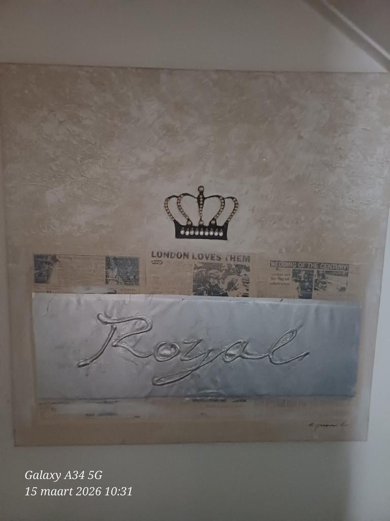 Schilderij 'Royal' met kroon en krantenknipsels, Ophalen of Verzenden