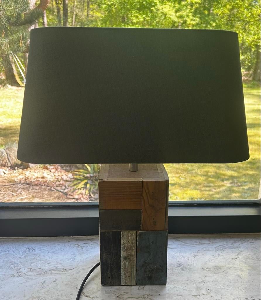 Unieke houten tafellamp met stoffen kap, Ophalen of Verzenden, Gebruikt, Hout, 50 tot 75 cm