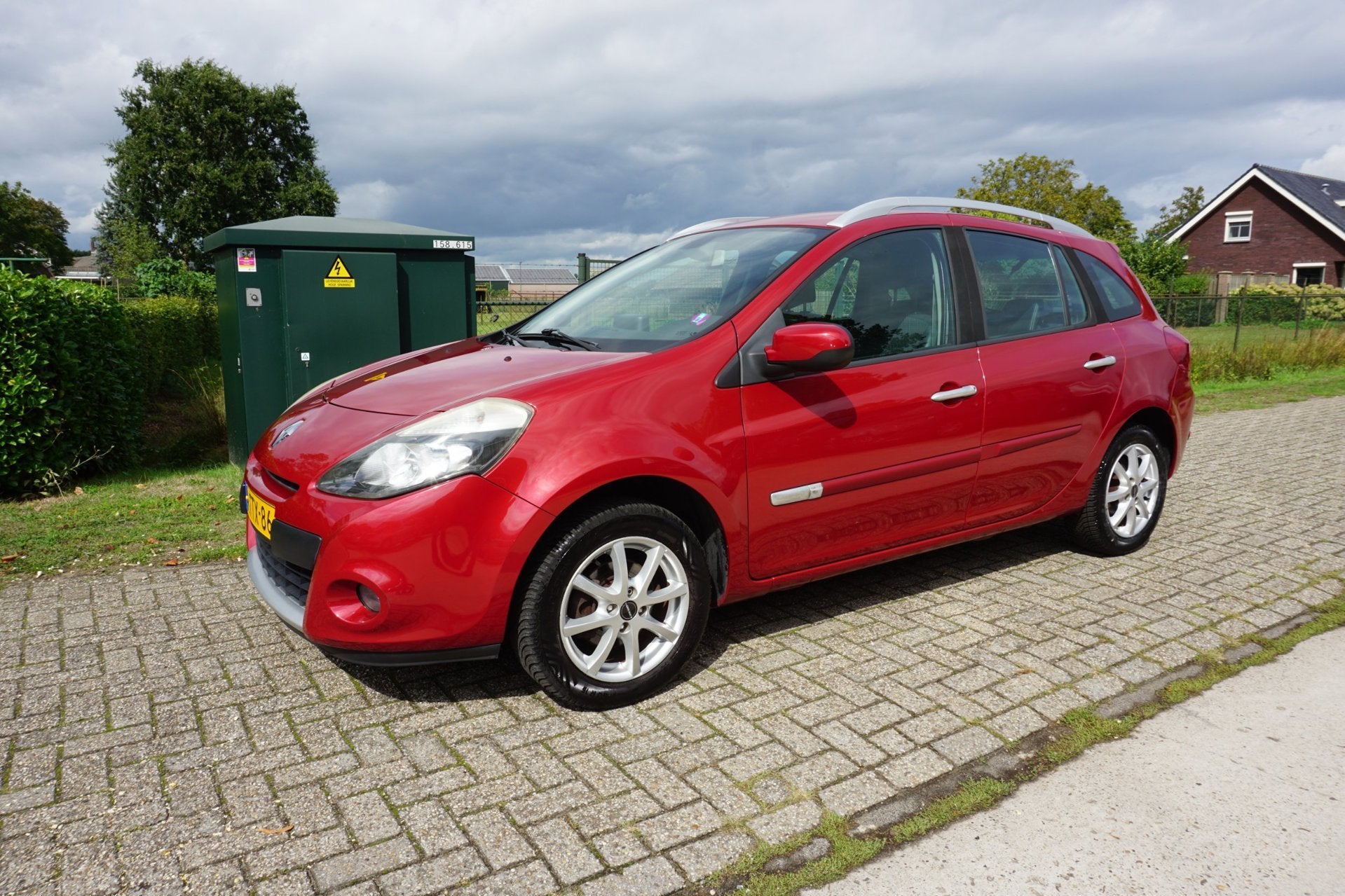 Renault Clio Estate 1.6-16V 20th Anniversary automaat, Auto's, Euro 5, 535 kg, Gebruikt, 4 cilinders