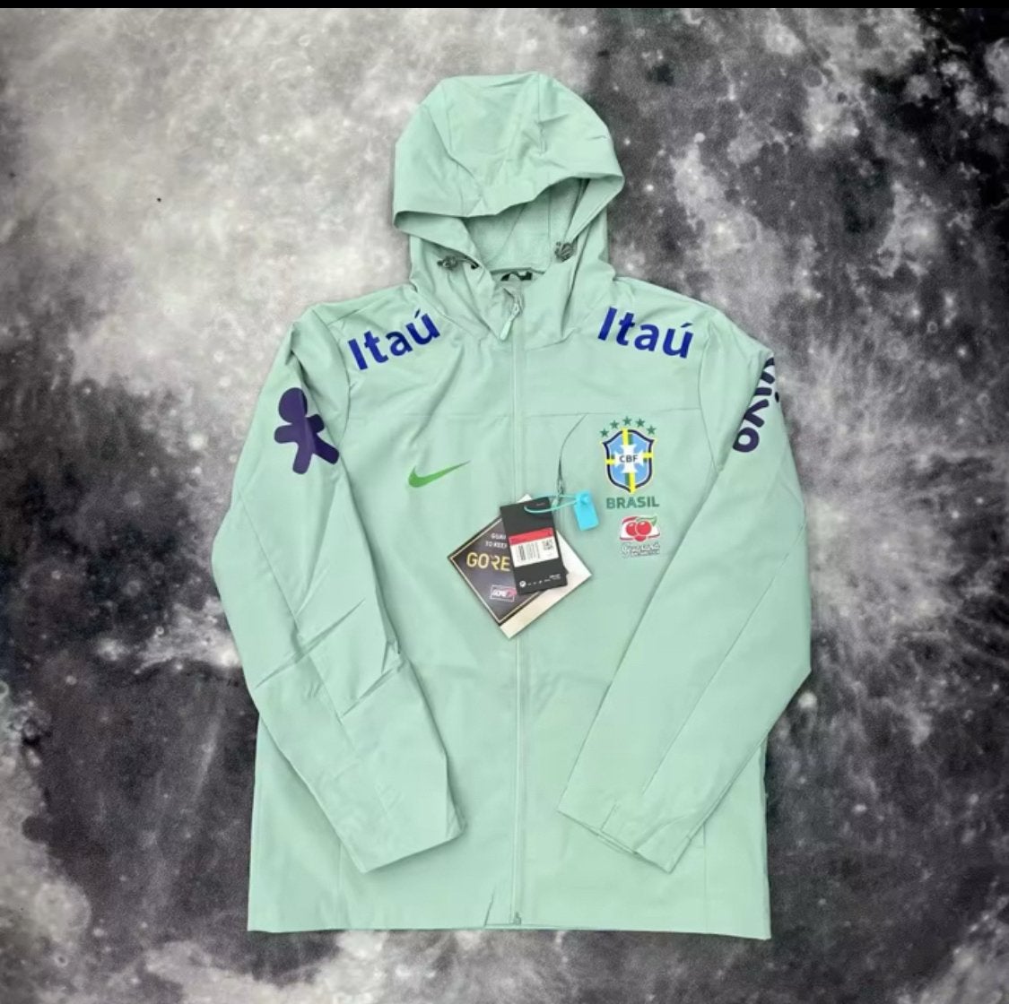 Braziliaanse windbreaker, Ophalen of Verzenden, Zo goed als nieuw, Jongen of Meisje