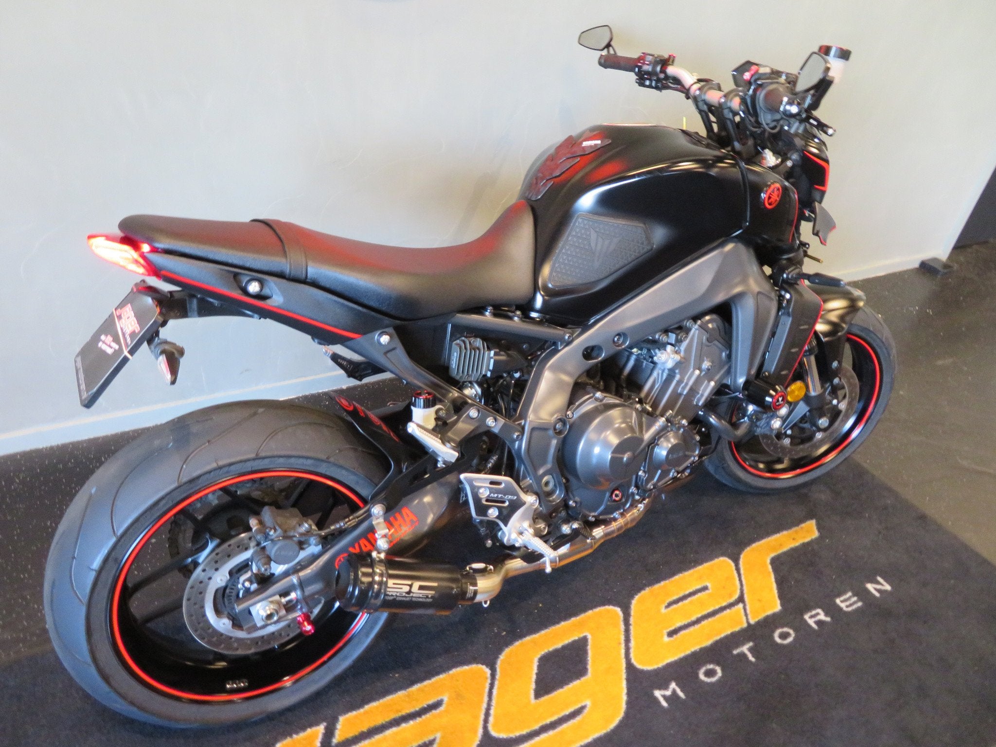 Yamaha MT 09 MT09 ABS SUPER FRAAI! SC-PRO (bj 2021), Motoren, Motoren | Yamaha, Bedrijf, Naked bike