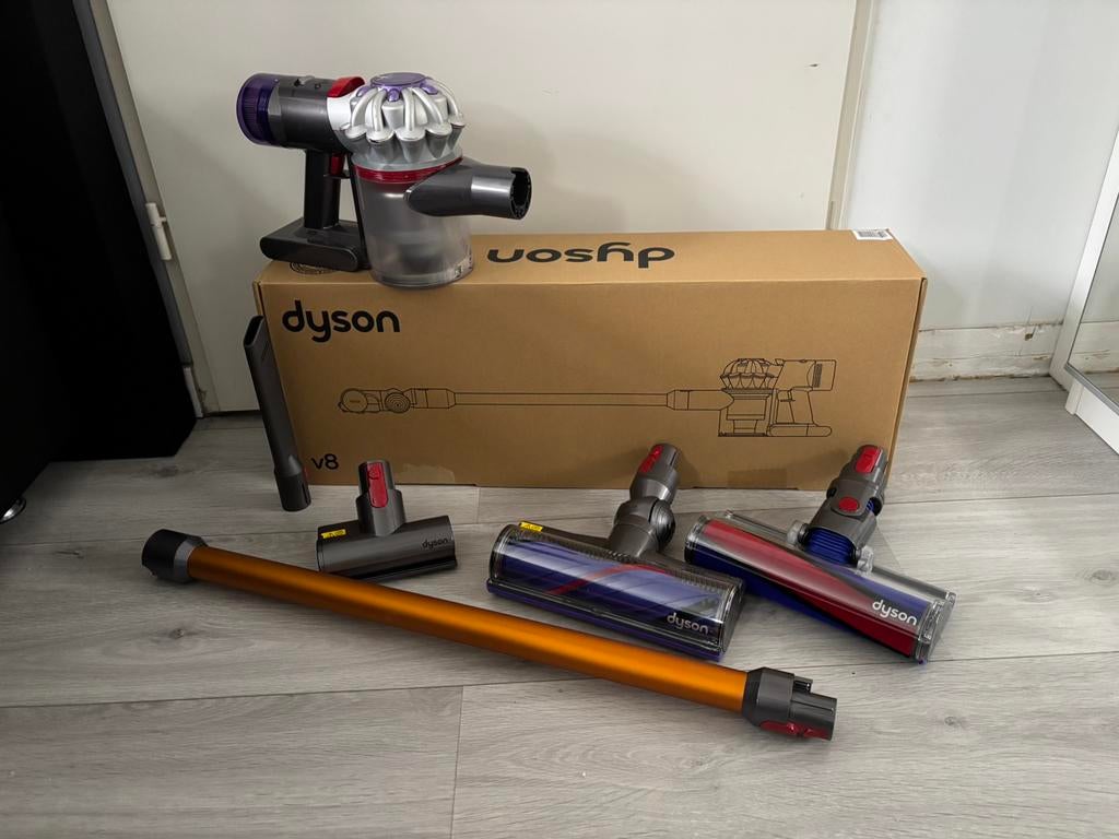 Dyson V8 stofzuiger, Ophalen of Verzenden, Zo goed als nieuw