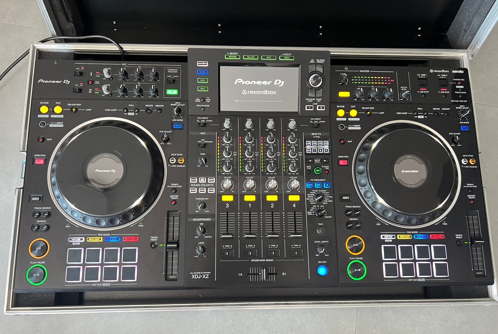 Pioneer DJ XDJ-XZ + Flightcase, Ophalen of Verzenden, Zo goed als nieuw, Dj-set, Pioneer