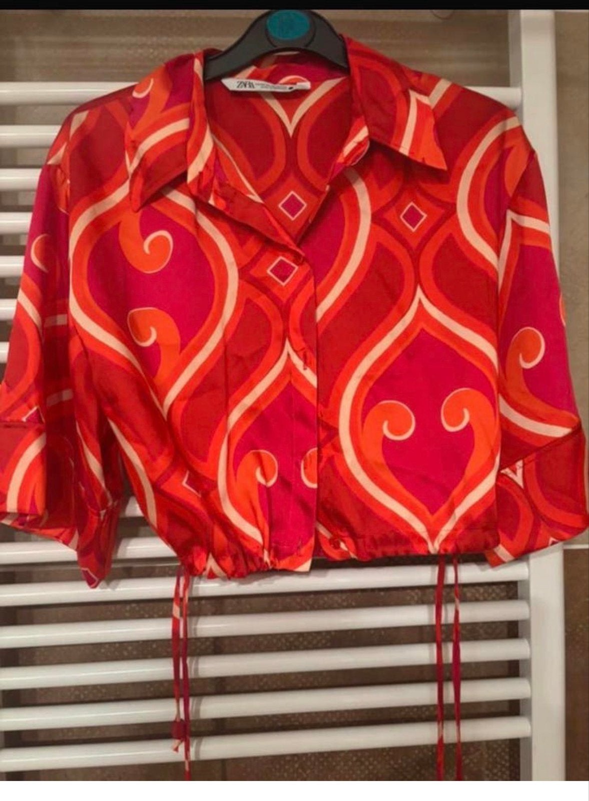 Zara korte blouse XS met retro print, Ophalen of Verzenden, Gedragen, Maat 34 (XS) of kleiner, Meerkleurig