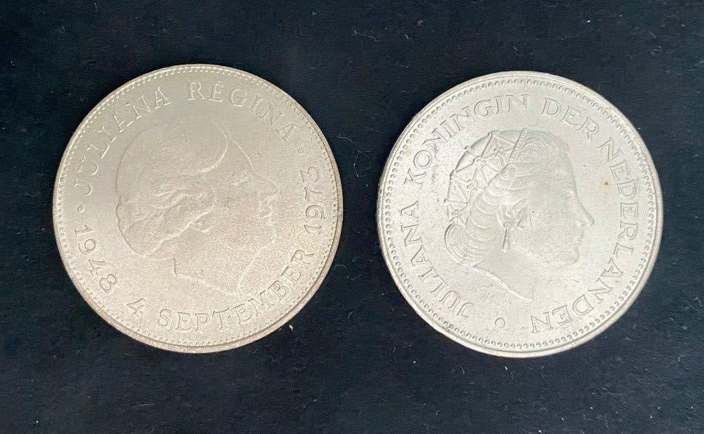 2x Zilveren Tientje Juliana Nederland Herrijst & Jubileummun, Koningin Juliana, Setje, Zilver, Ophalen of Verzenden