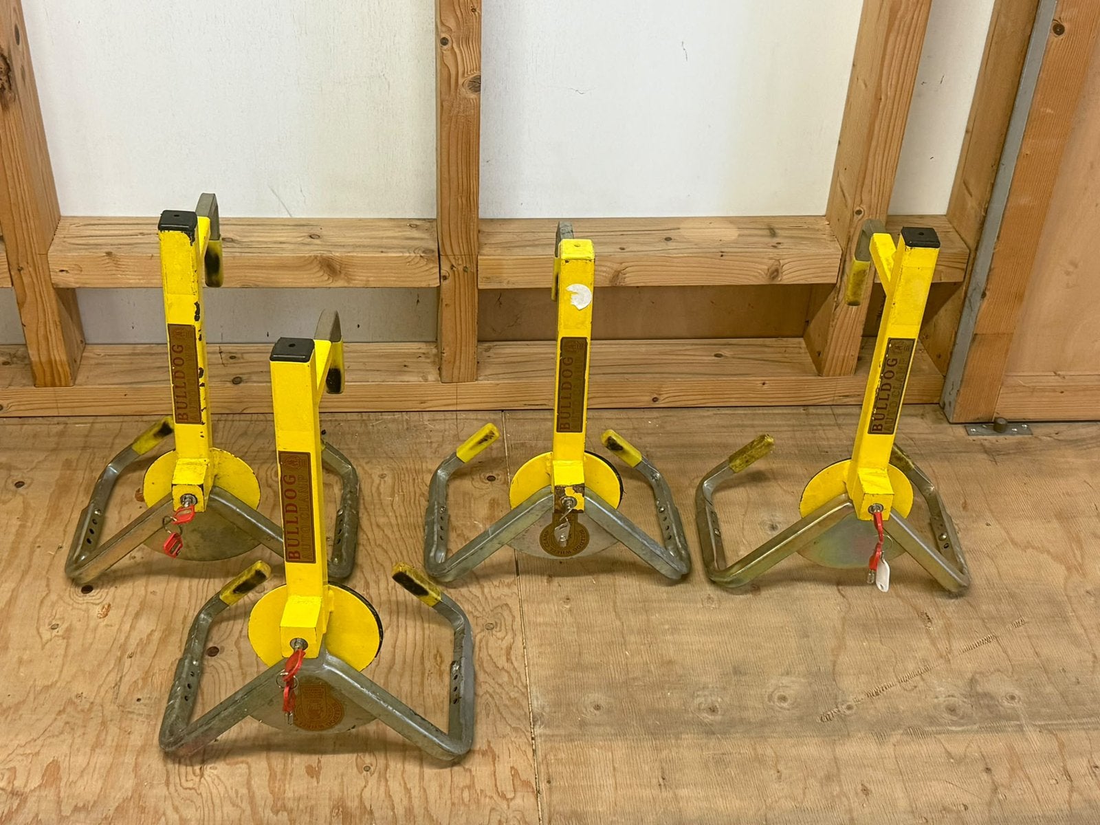 4x Bulldog Auto Clamp wielklemmen – caravan / aanhanger, Doe-het-zelf en Verbouw, Ophalen, Zo goed als nieuw, Overige typen, Minder dan 2 meter
