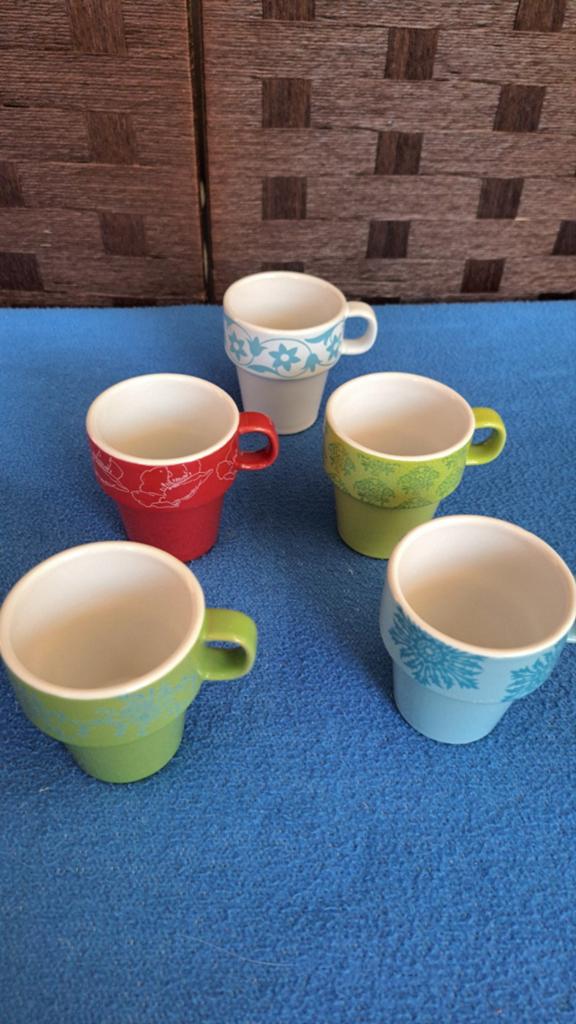 Set van 5 gekleurd koffoekopjes, Huis en Inrichting, Keuken | Servies, Ophalen, Zo goed als nieuw, Overige stijlen, Kop(pen) en/of Schotel(s)