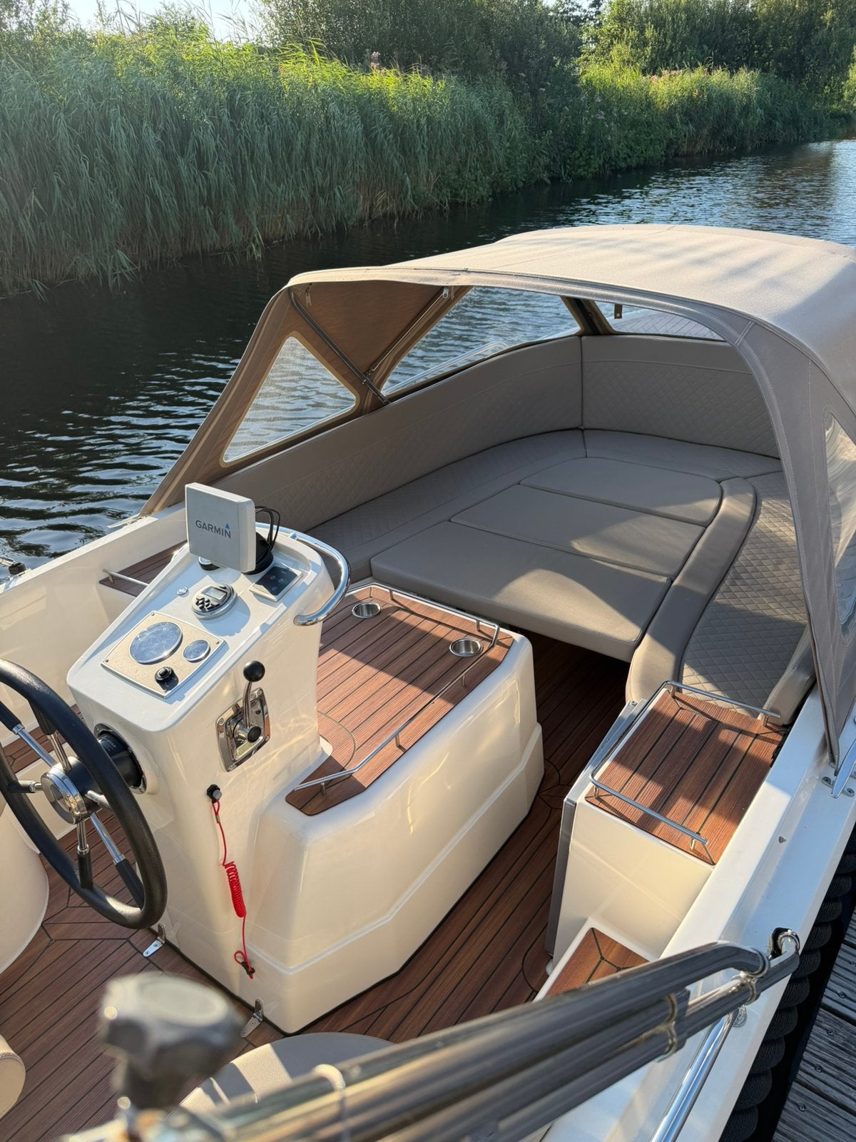 Primeur 600   2021 z.g.a.nieuw weinig vaaruren, Watersport en Boten, Tender, Ophalen of Verzenden, Zo goed als nieuw, Biminitop