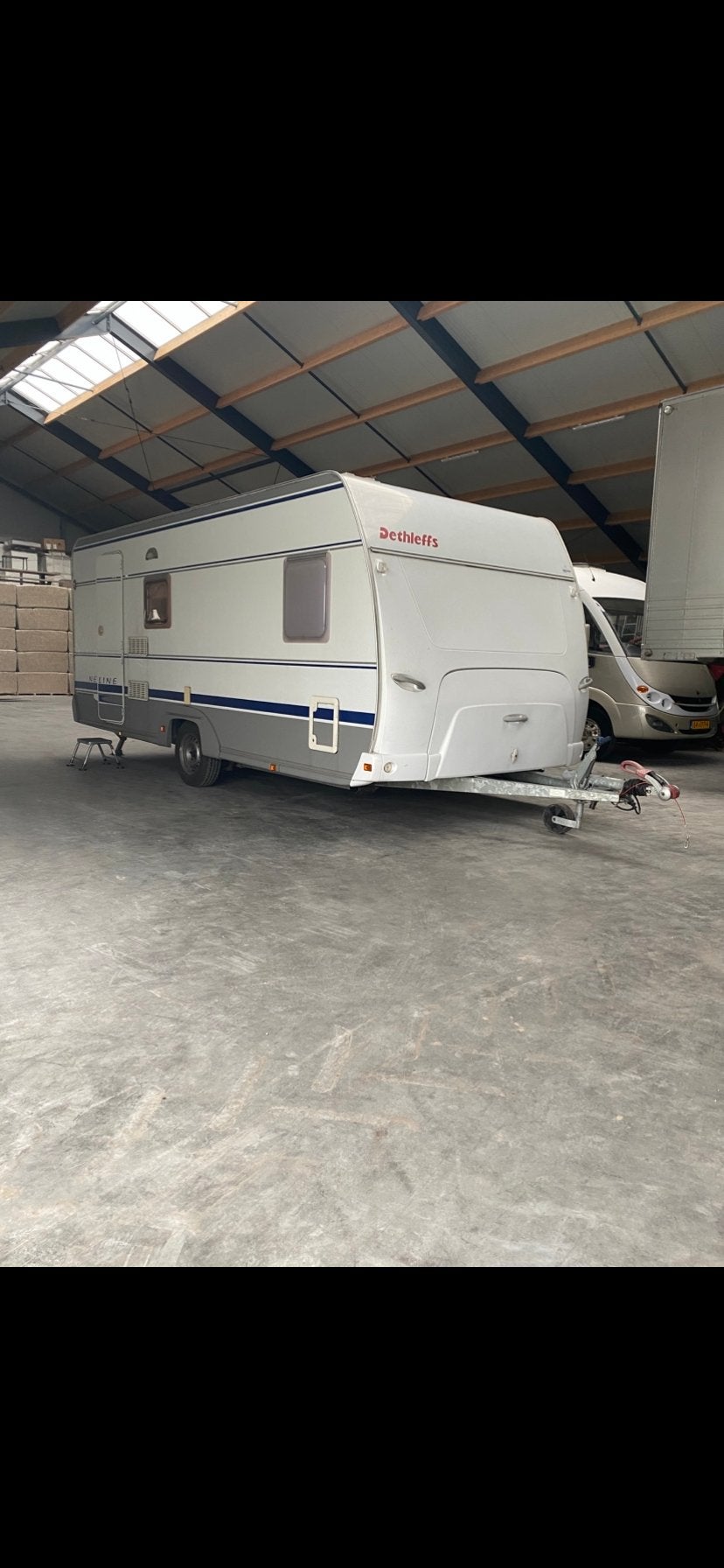 Dethleffs New Line EL3 uit 2005 met nieuwe airco, Caravans en Kamperen, Caravans, Stapelbed, Rondzit, Airco, Particulier