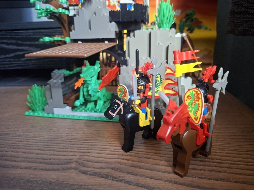 LEGO 6076 Dark Dragon’s Den + ORIGINELE LEGO POSTER, Lego, Ophalen of Verzenden, Zo goed als nieuw, Castle