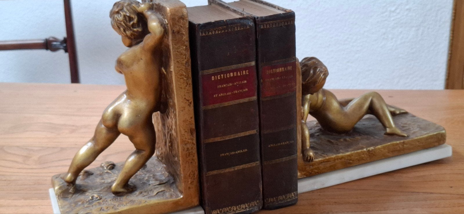 Antieke Belgische Boekensteunen - Vergulde Gipsen Figuren, Ophalen of Verzenden