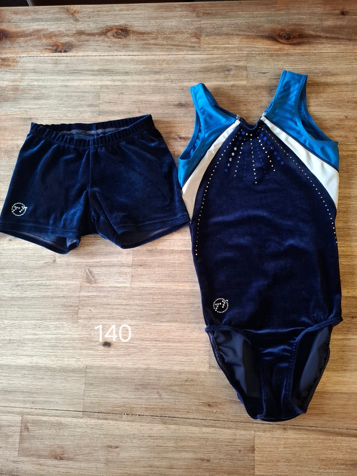 TT gymnastics turnpakje en broekje maat 140 Hosema, Sport en Fitness, Turnen, Kindermaat 122 t/m 140, Ophalen of Verzenden, Zo goed als nieuw