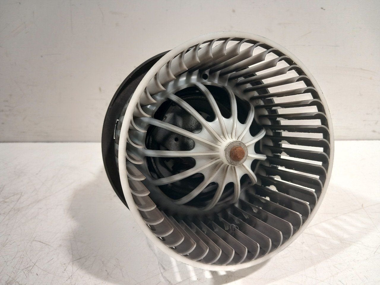 Kachel ventilator motor Land Rover Discovery, Onderdelen@venauto.nl, Van der Ven Autorecycling B.V., Ettenseweg 76, 4706 PB Roosendaal, The Netherlands