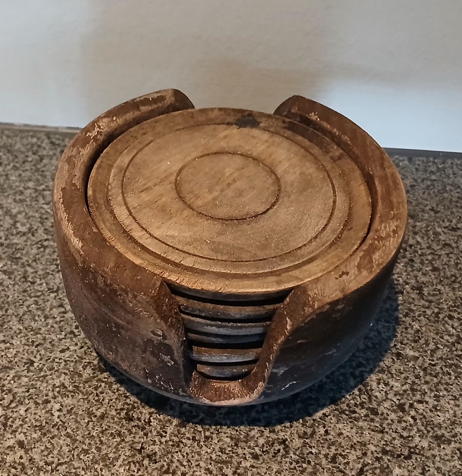 Houten onderzetters in landelijke stijl met houder, Huis en Inrichting, Woonaccessoires | Onderzetters, Hout, Gebruikt, Glasonderzetter