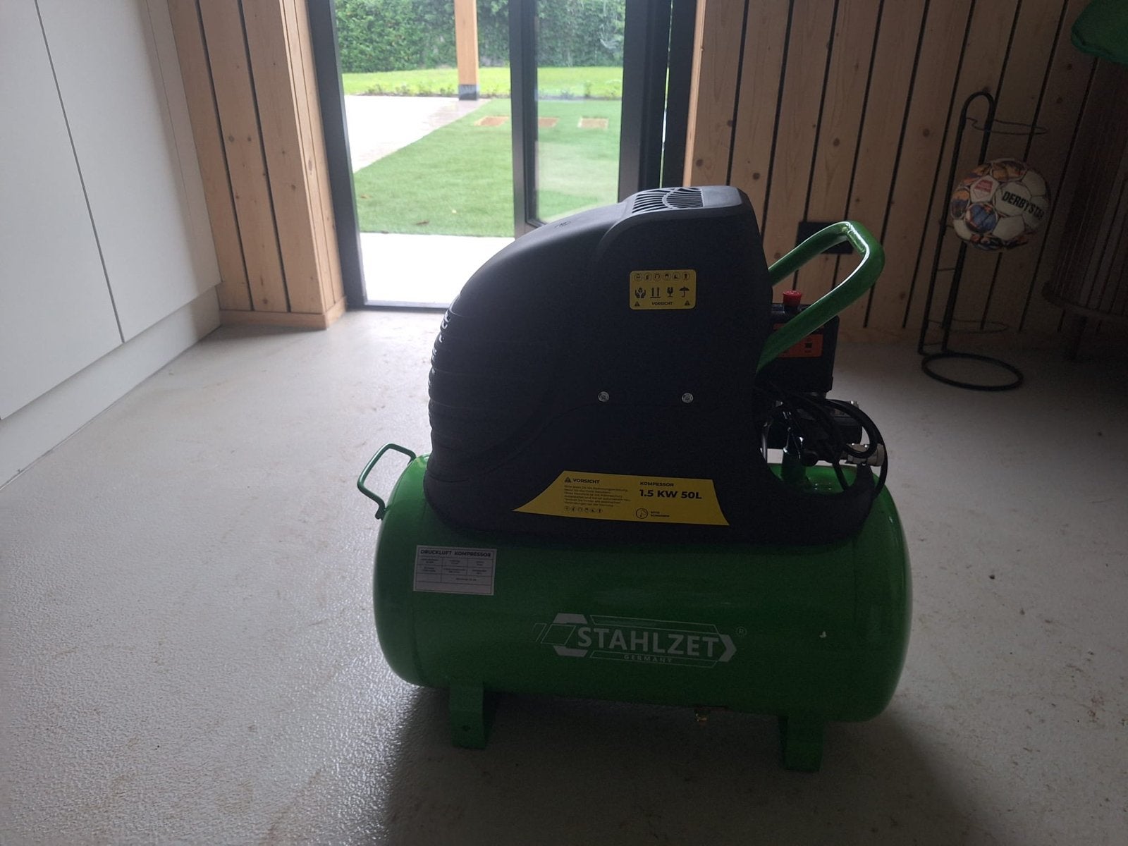 Stahlzet Compressor 50 liter - Nieuw in doos, Doe-het-zelf en Verbouw, Compressors, Ophalen, 6 tot 10 bar, Nieuw, 25 tot 100 liter