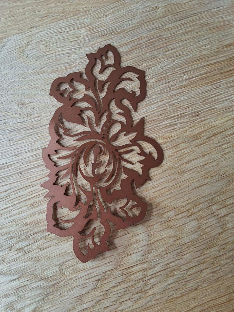 Decoratieve snijmal met bloemenpatroon, Geschikt voor snijden, Gereedschap of Toebehoren, Zo goed als nieuw, Overige merken
