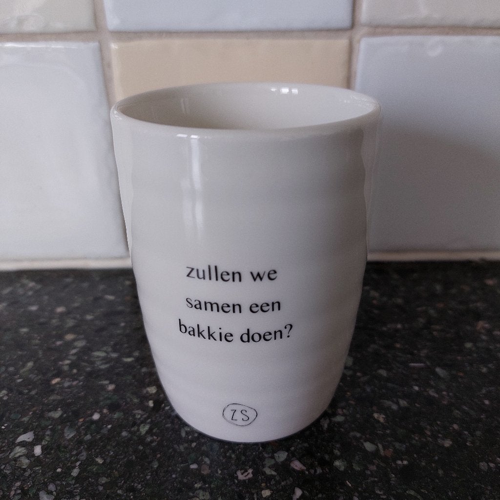Zusss beker "zullen we samen een bakkie doen?", Huis en Inrichting, Ophalen of Verzenden, Porselein, Overige stijlen, Kop(pen) en/of Schotel(s)