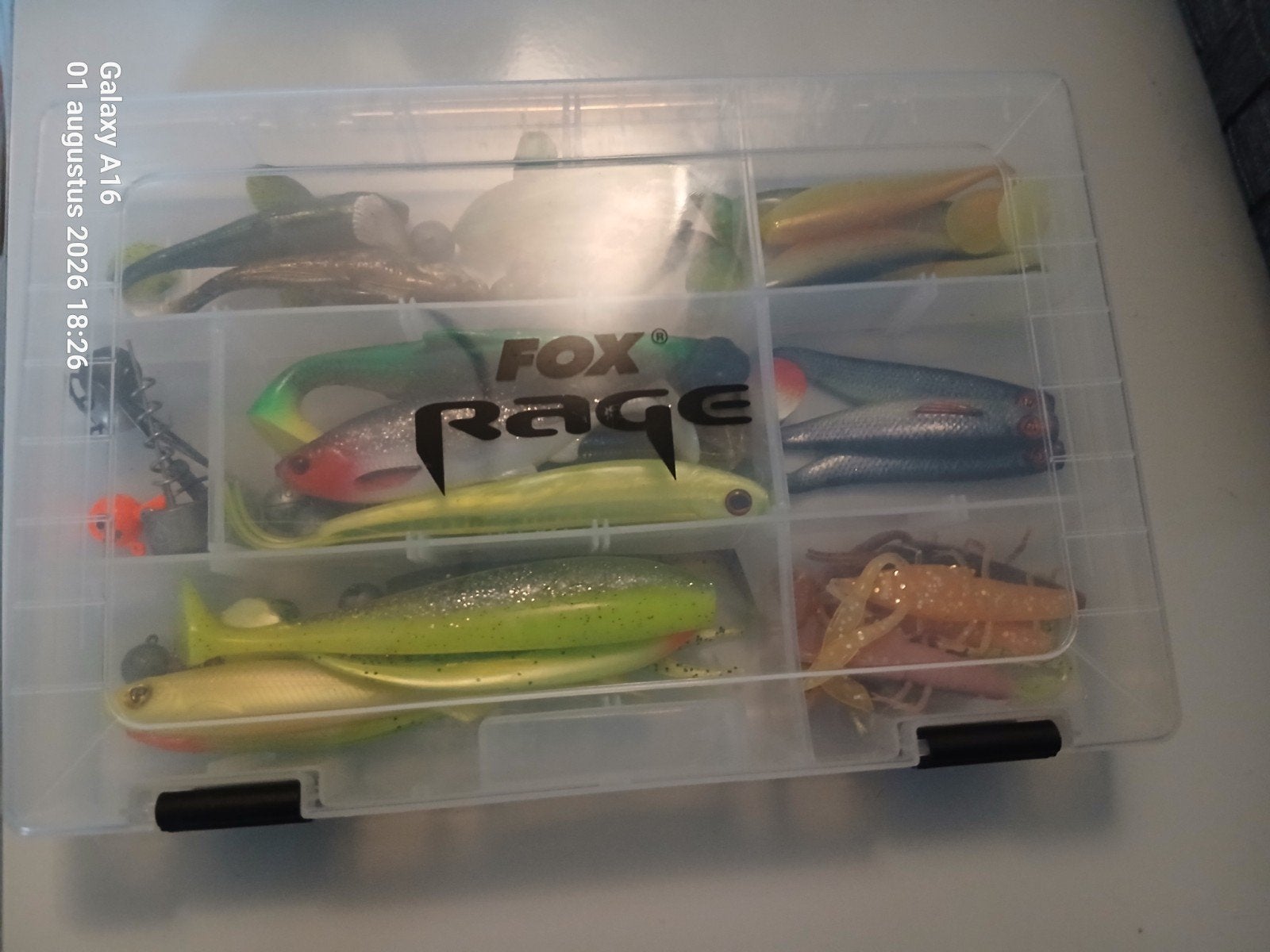 Doos met Tackle Tainer met softbaits en losse verpakkingen, Watersport en Boten, Hengelsport | Roofvissen, Ophalen of Verzenden