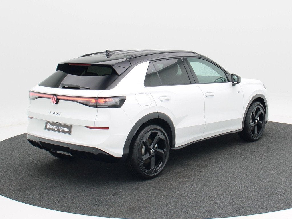 Volkswagen T-Roc R-Line First Edition 1.5 eTSI 150 PK | Trek, Auto's, 1374 kg, 1498 cc, 4 cilinders, 150 pk