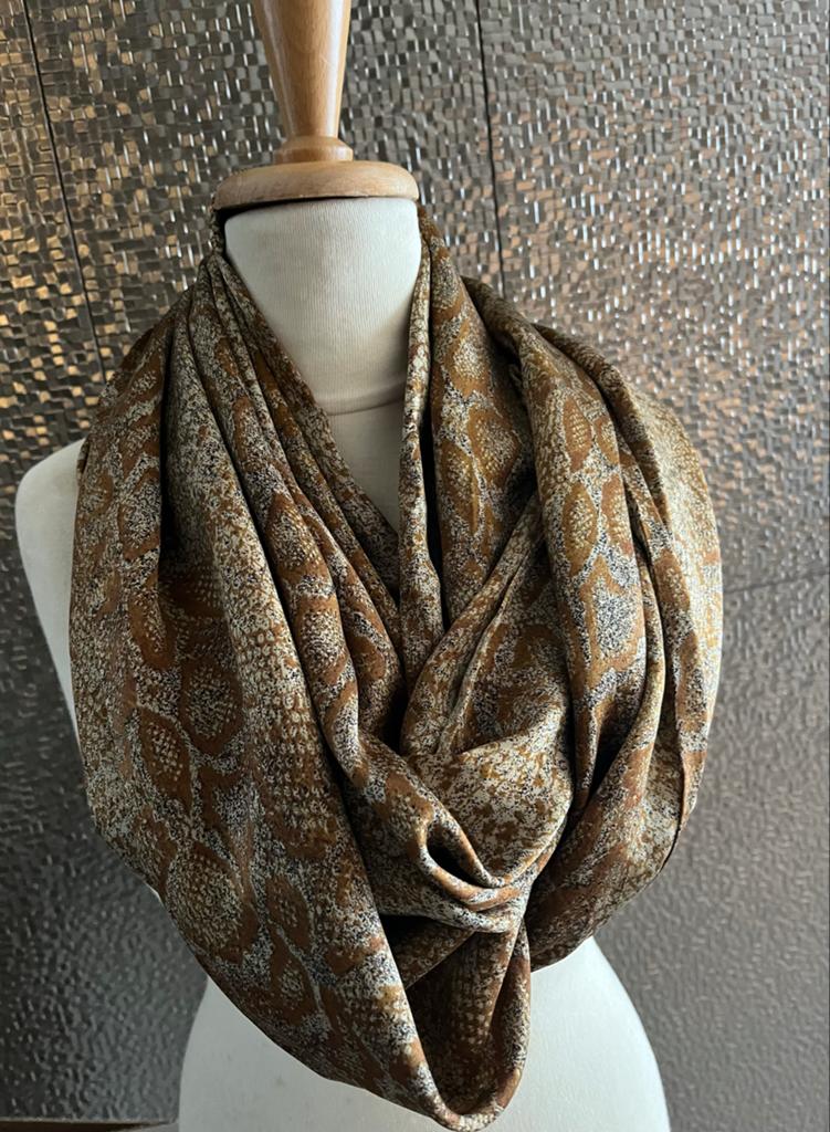 Malene Birger Zijden Sjaal met Slangenprint, Kleding | Dames, Mutsen, Sjaals en Handschoenen, Ophalen of Verzenden, Zo goed als nieuw