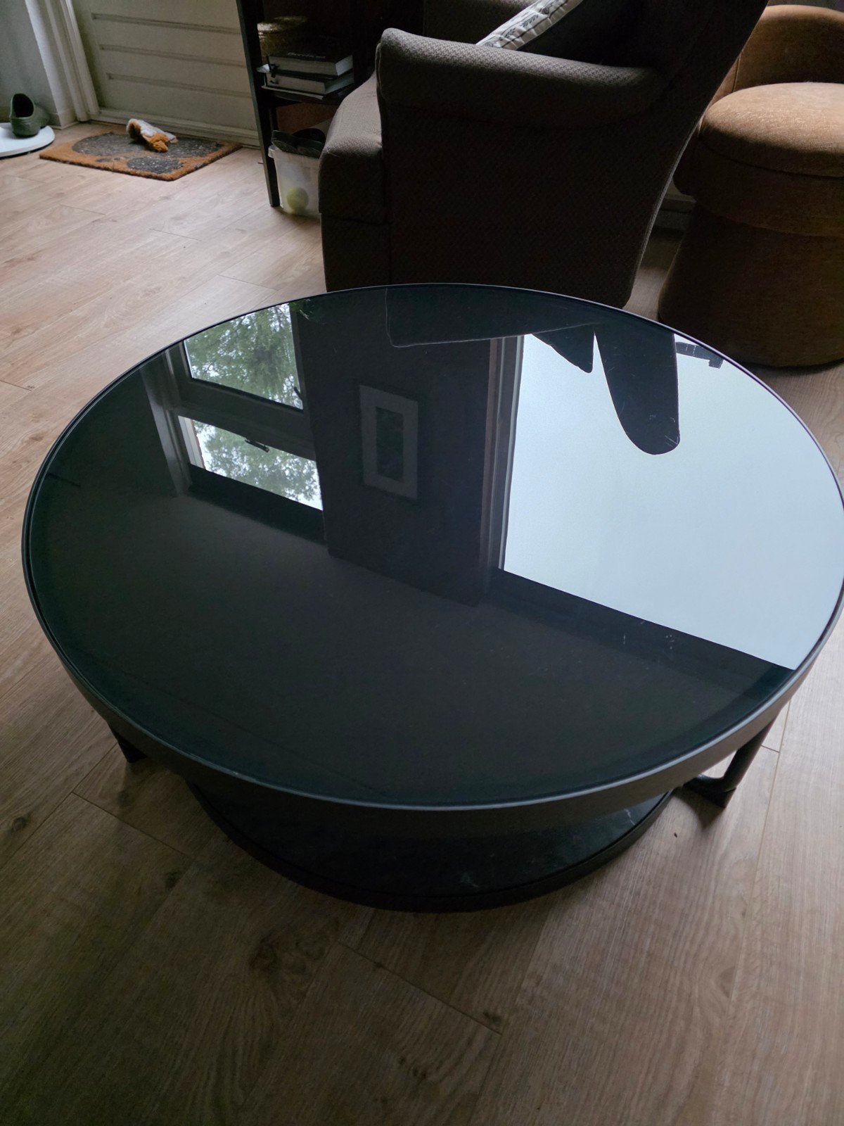 IKEA  Salontafel - Zwart met glazen blad, zeer goede staat, Ophalen, Gebruikt, 50 tot 100 cm, Rond