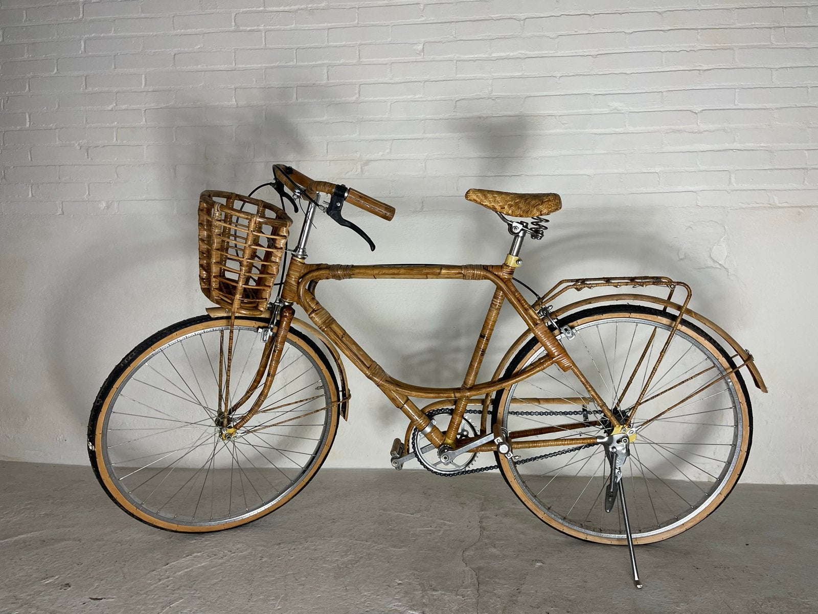 Unieke Vintage Bamboe Fiets met Mand - Handgemaakt Design, Ophalen, Jaren '60 of nieuwer, Velgrem, Geen