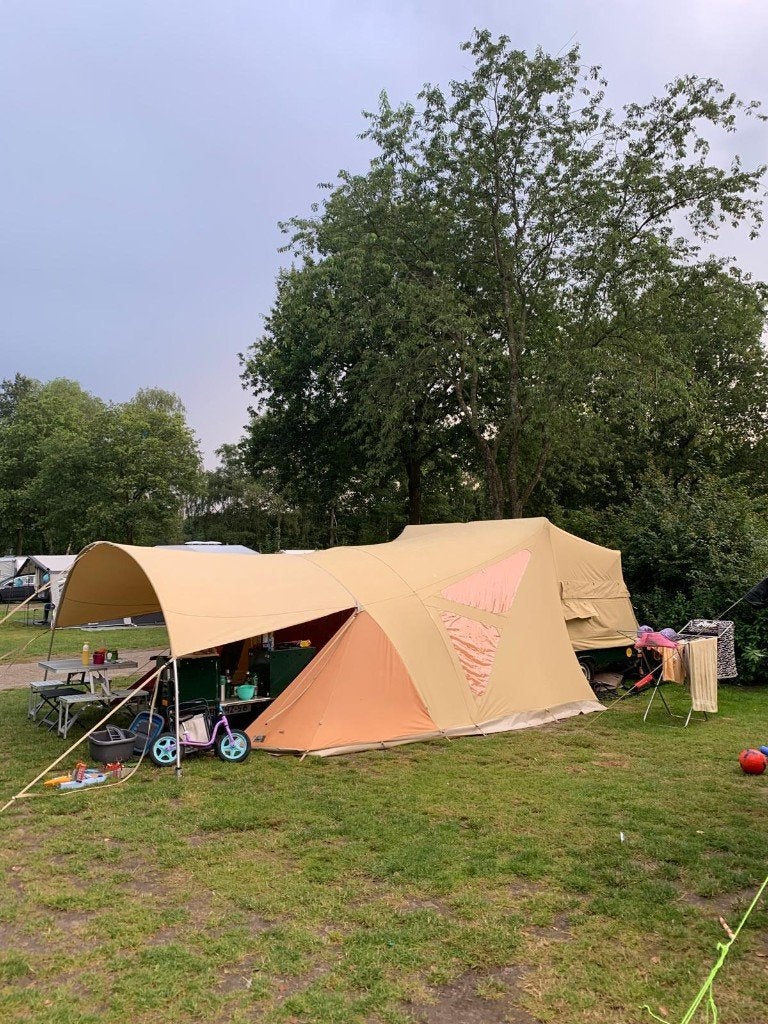 Aart Kok Kampala, Ophalen, Aart Kok, Beige, Aanwezig