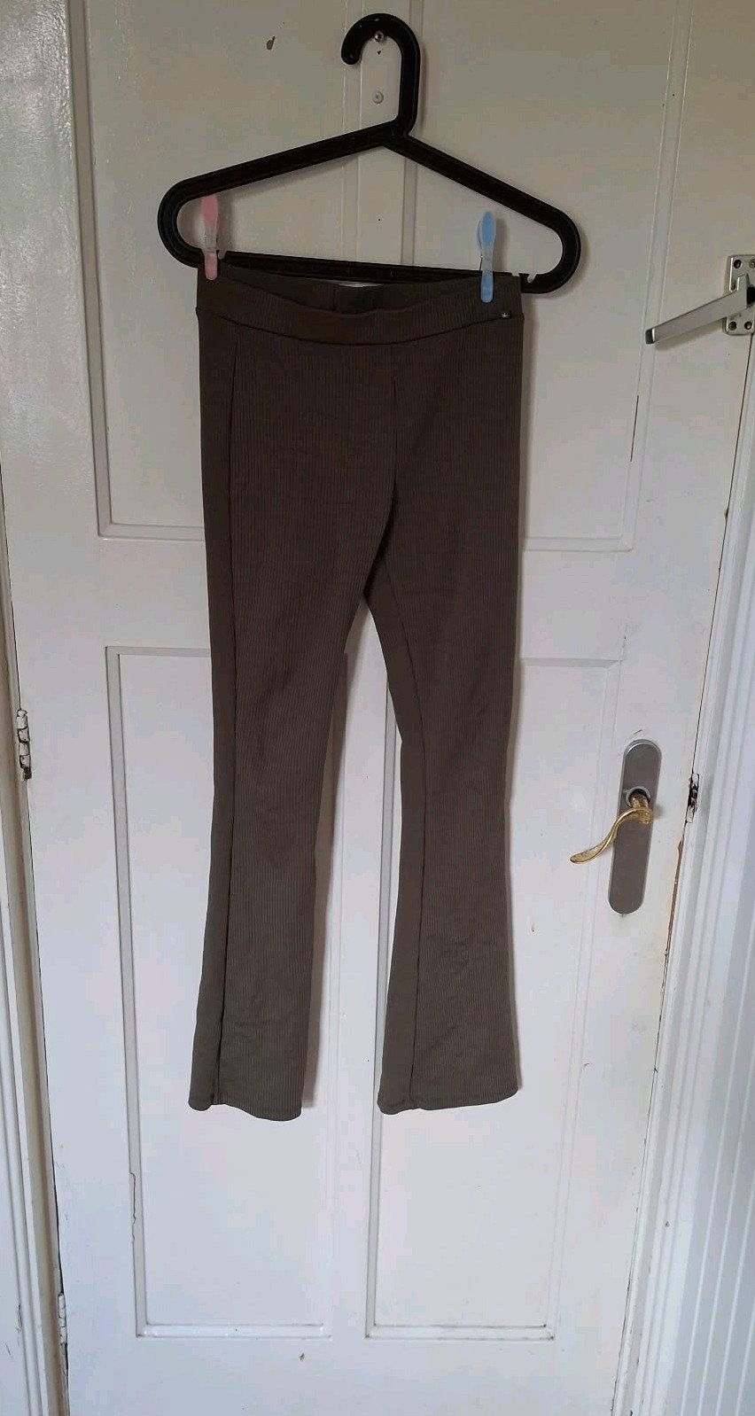 WE Fashion geribbelde flared broek Maat 158/164, Kinderen en Baby's, Ophalen of Verzenden, Meisje