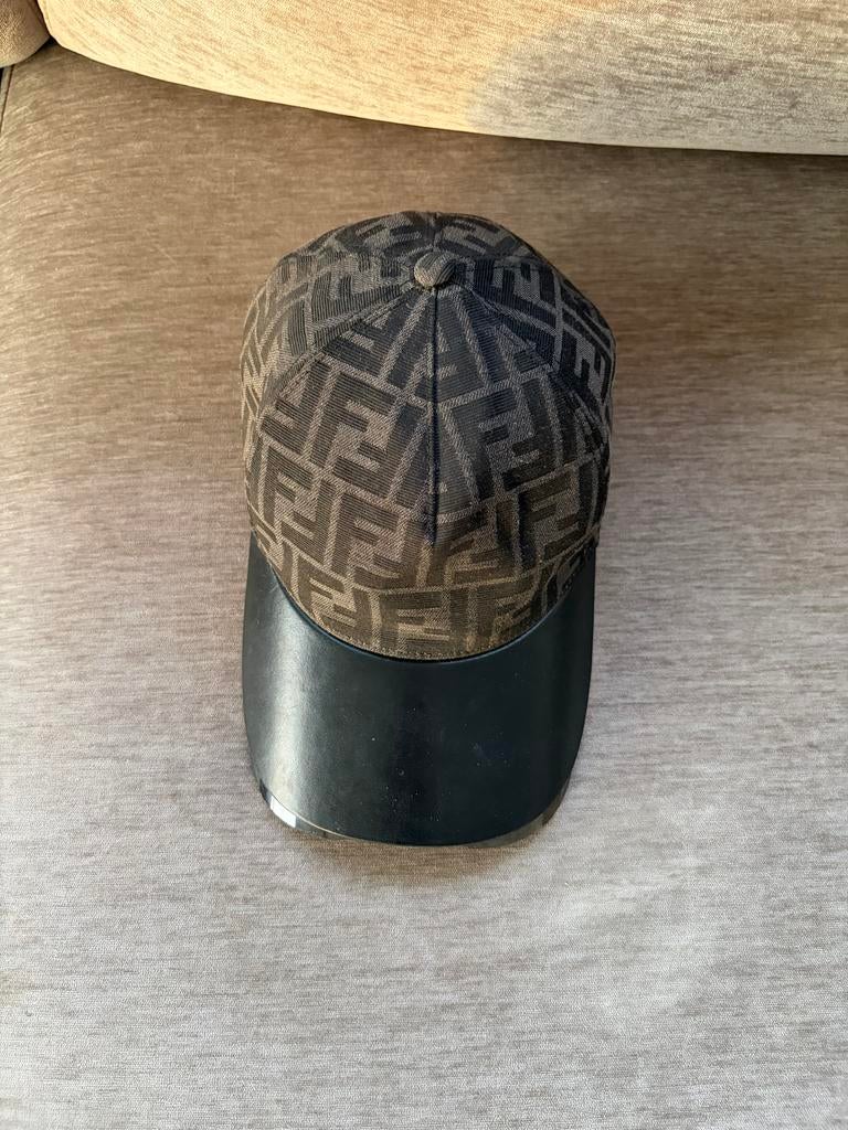 Zeldzame Fendi Pet met Bril - Origineel & Uniek, Ophalen of Verzenden, Zo goed als nieuw, One size fits all, Pet